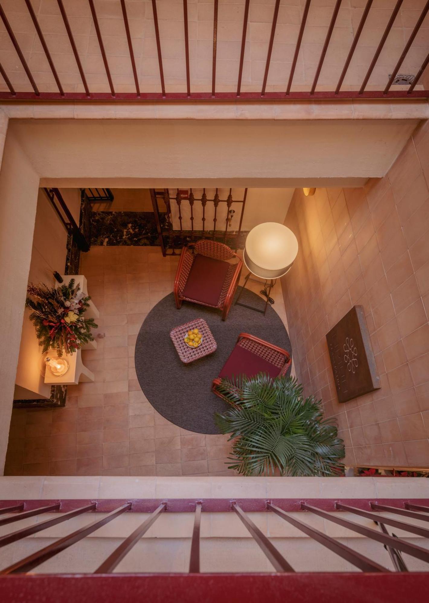 Отель Lirium Casa Patio Севилья Экстерьер фото