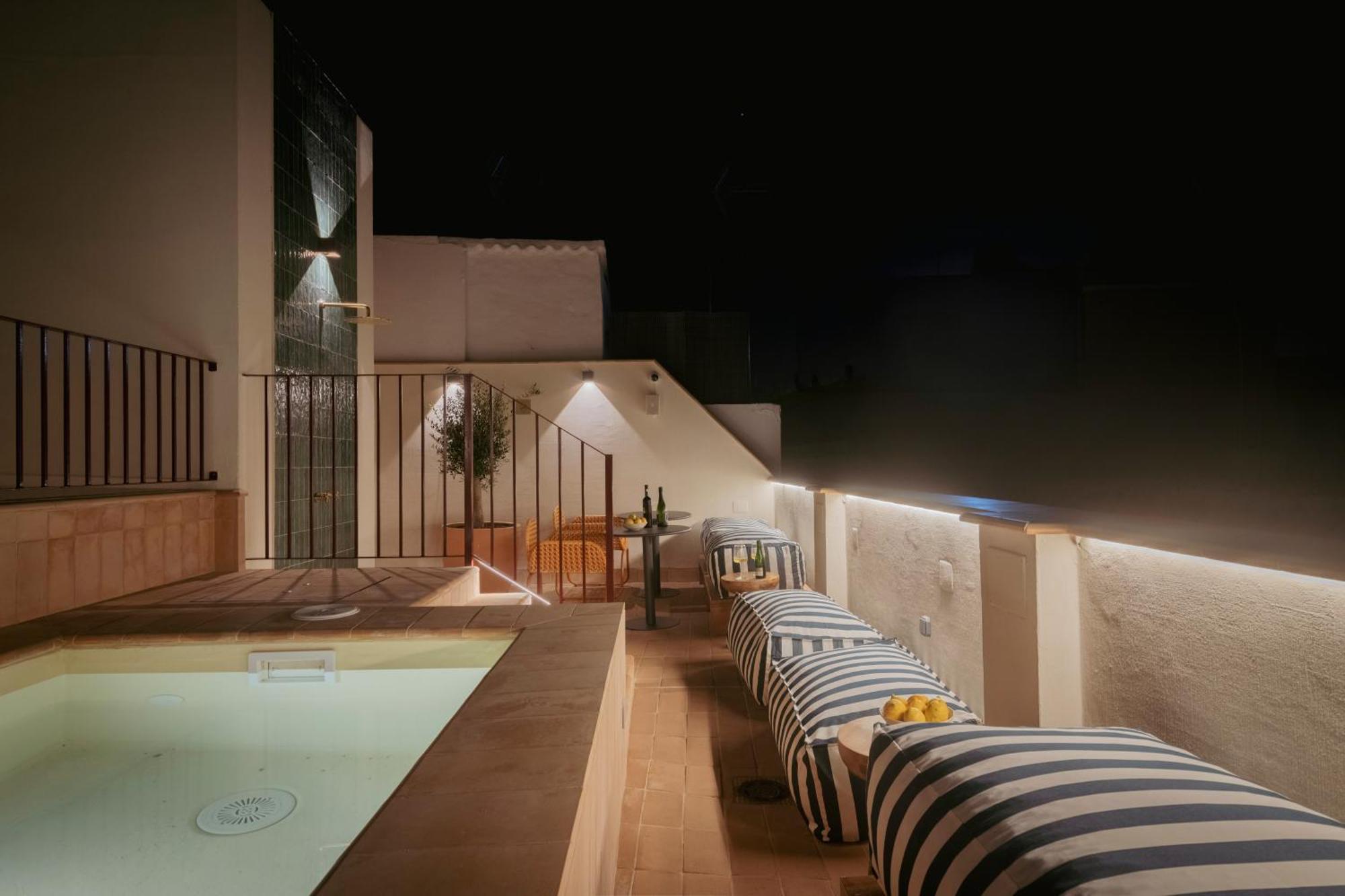 Отель Lirium Casa Patio Севилья Экстерьер фото